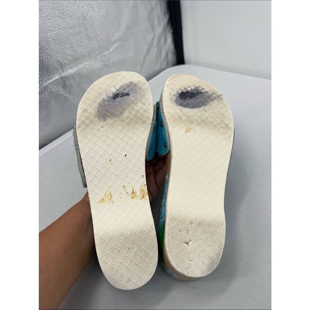 Dr. Scholl's hand painted sandals - Picture 8 of 10